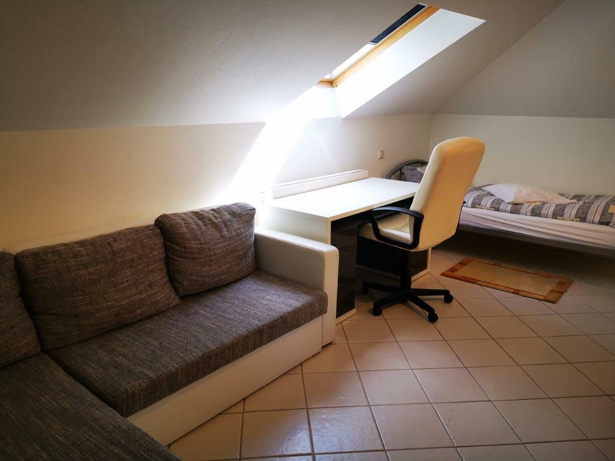 KirkelHomburg Naehe Uniklinik R公寓 外观 照片